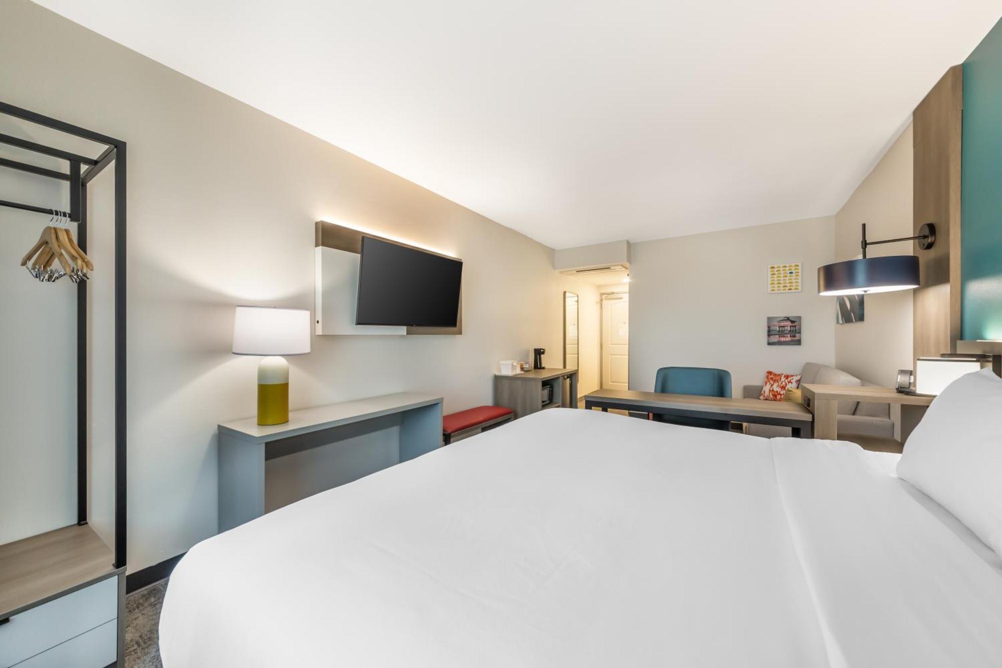 Comfort Suites Fort Myers East I-75 מראה חיצוני תמונה