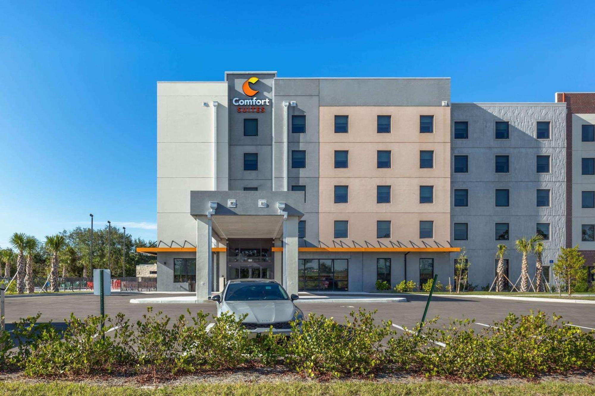 Comfort Suites Fort Myers East I-75 מראה חיצוני תמונה