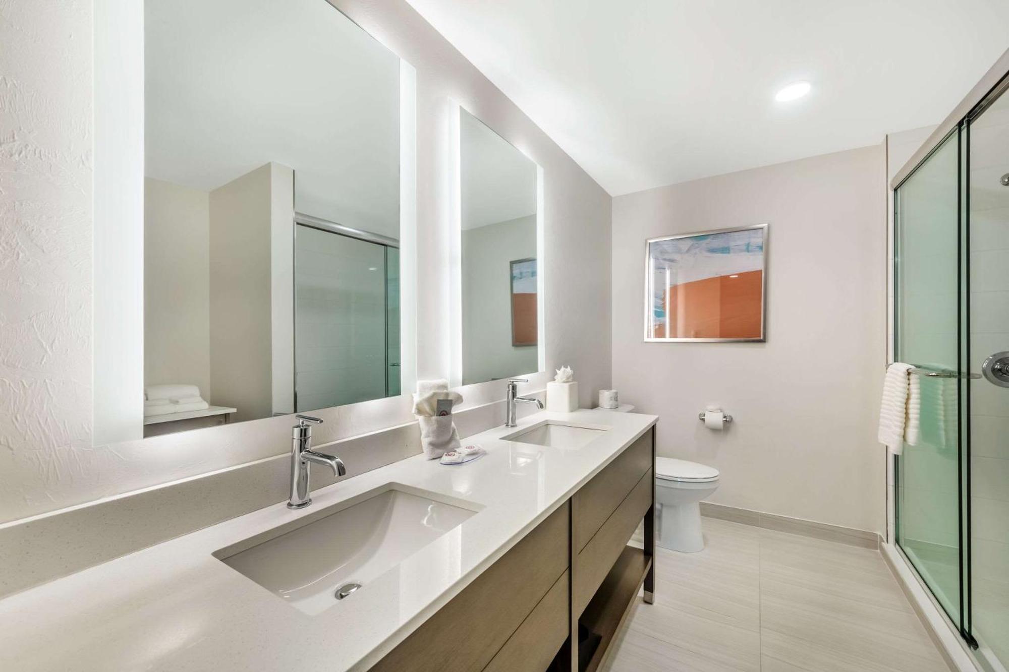 Comfort Suites Fort Myers East I-75 מראה חיצוני תמונה