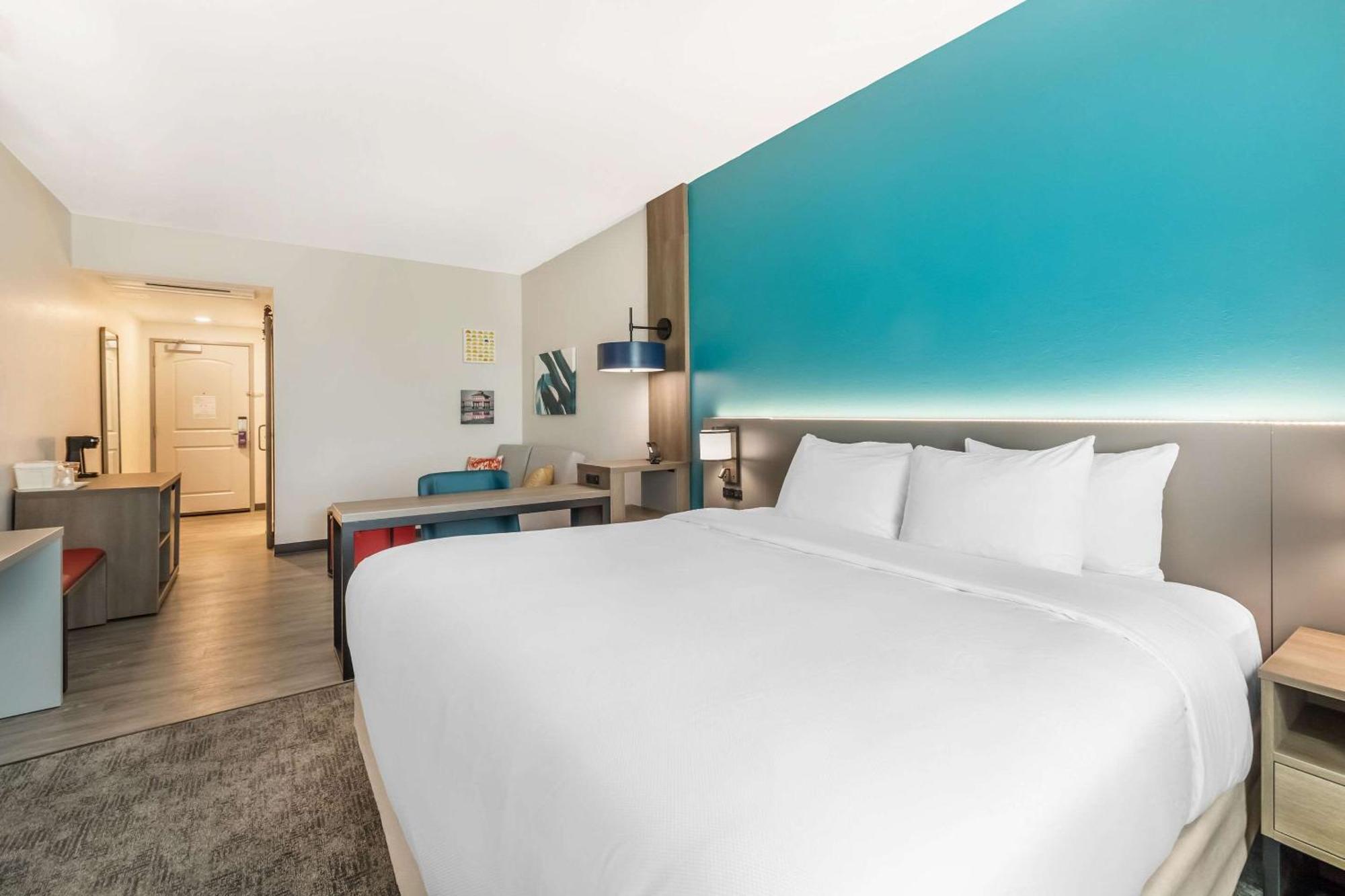 Comfort Suites Fort Myers East I-75 מראה חיצוני תמונה