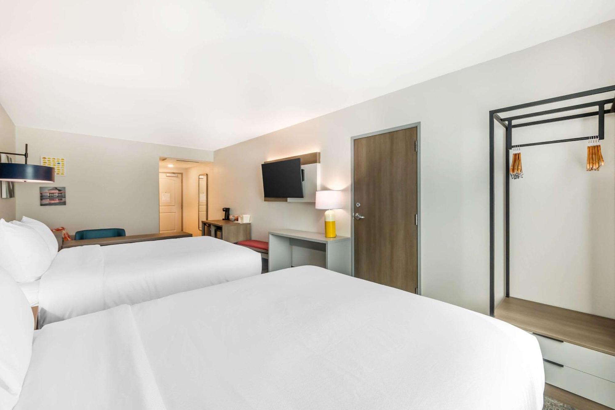 Comfort Suites Fort Myers East I-75 מראה חיצוני תמונה