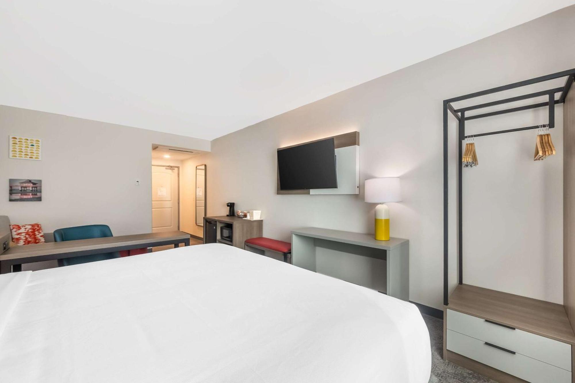 Comfort Suites Fort Myers East I-75 מראה חיצוני תמונה