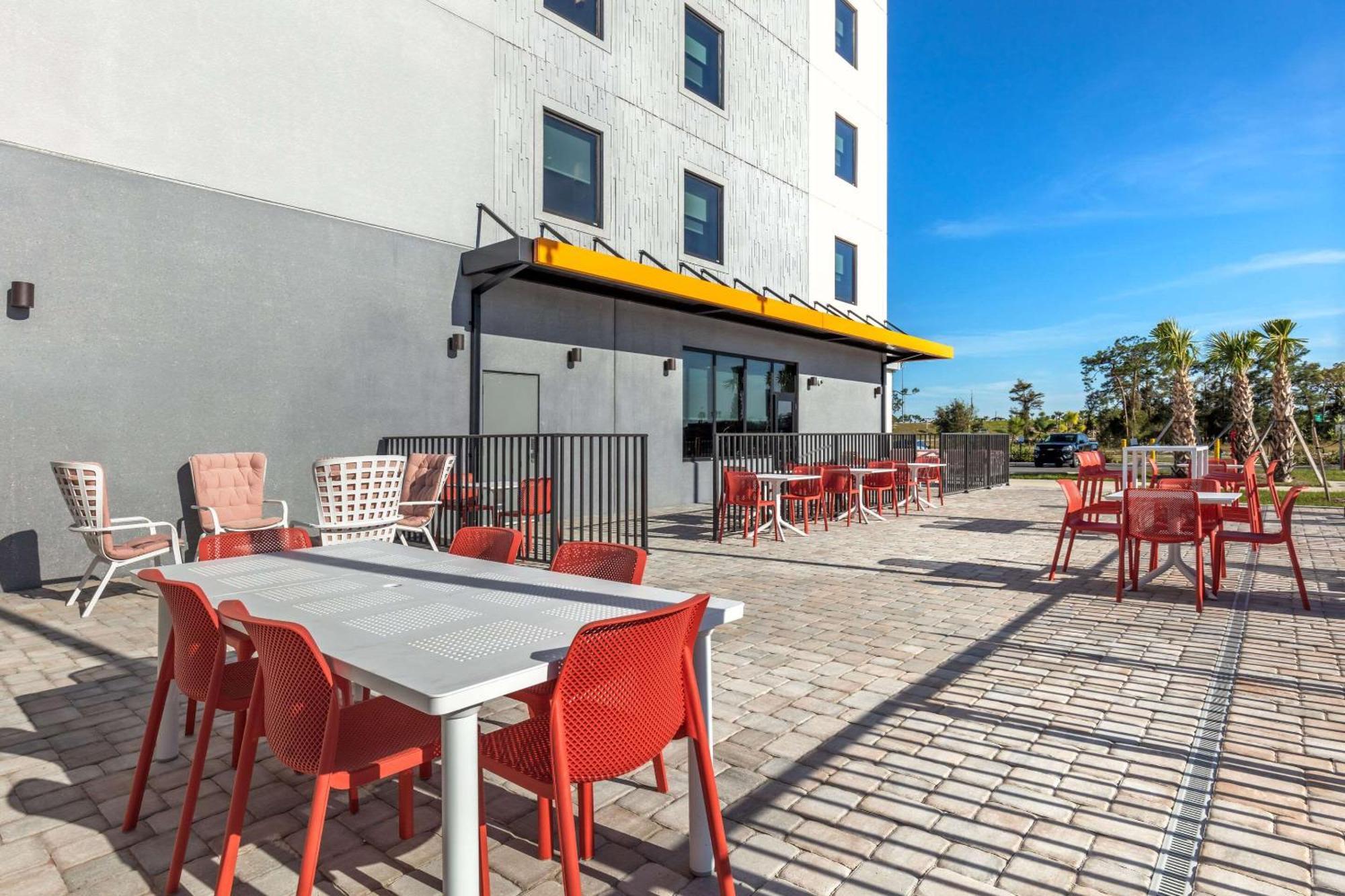 Comfort Suites Fort Myers East I-75 מראה חיצוני תמונה
