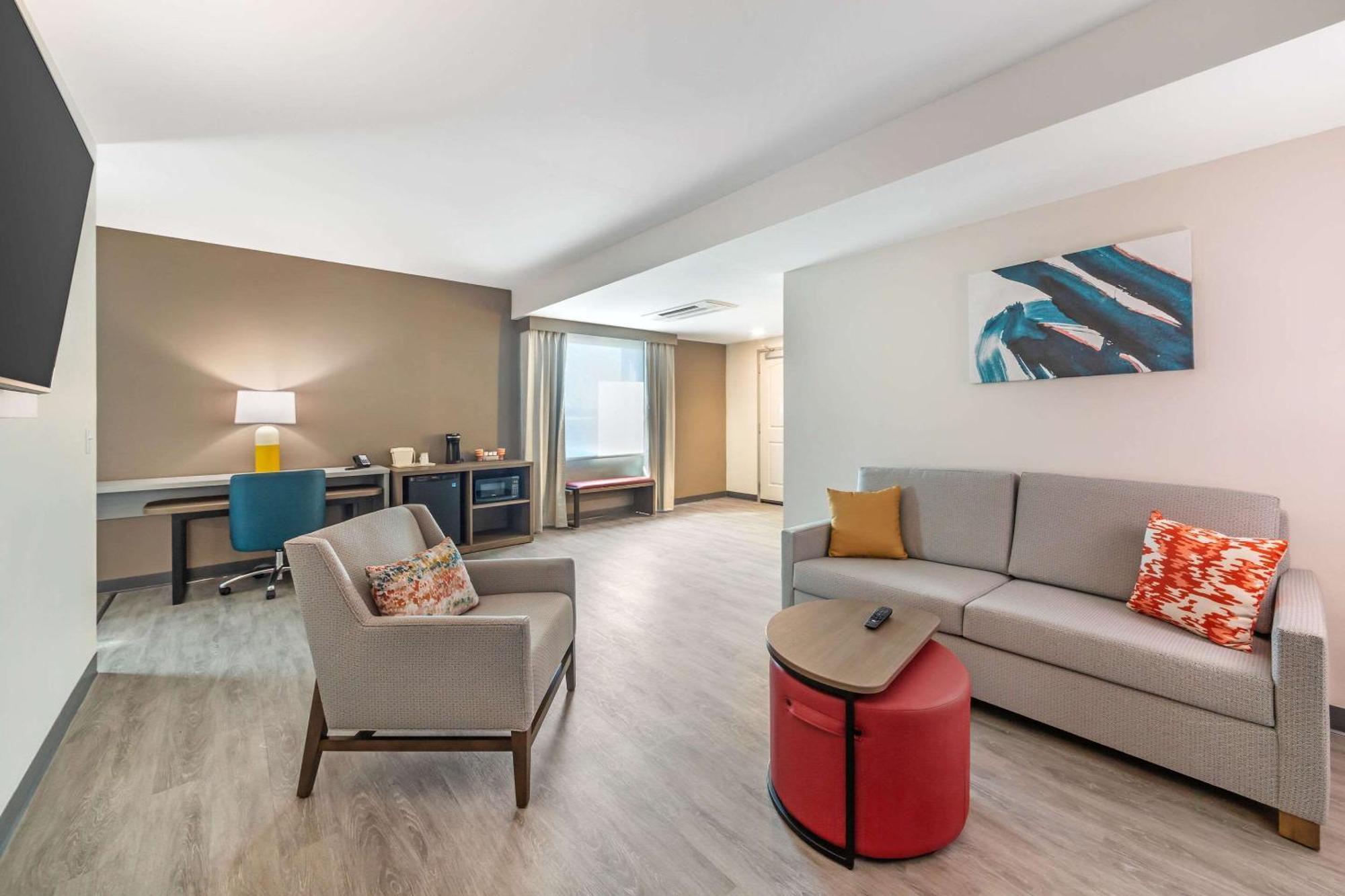 Comfort Suites Fort Myers East I-75 מראה חיצוני תמונה