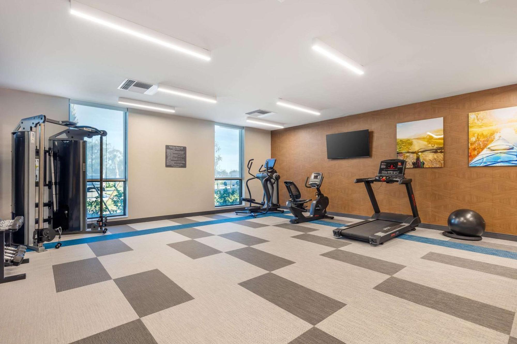 Comfort Suites Fort Myers East I-75 מראה חיצוני תמונה