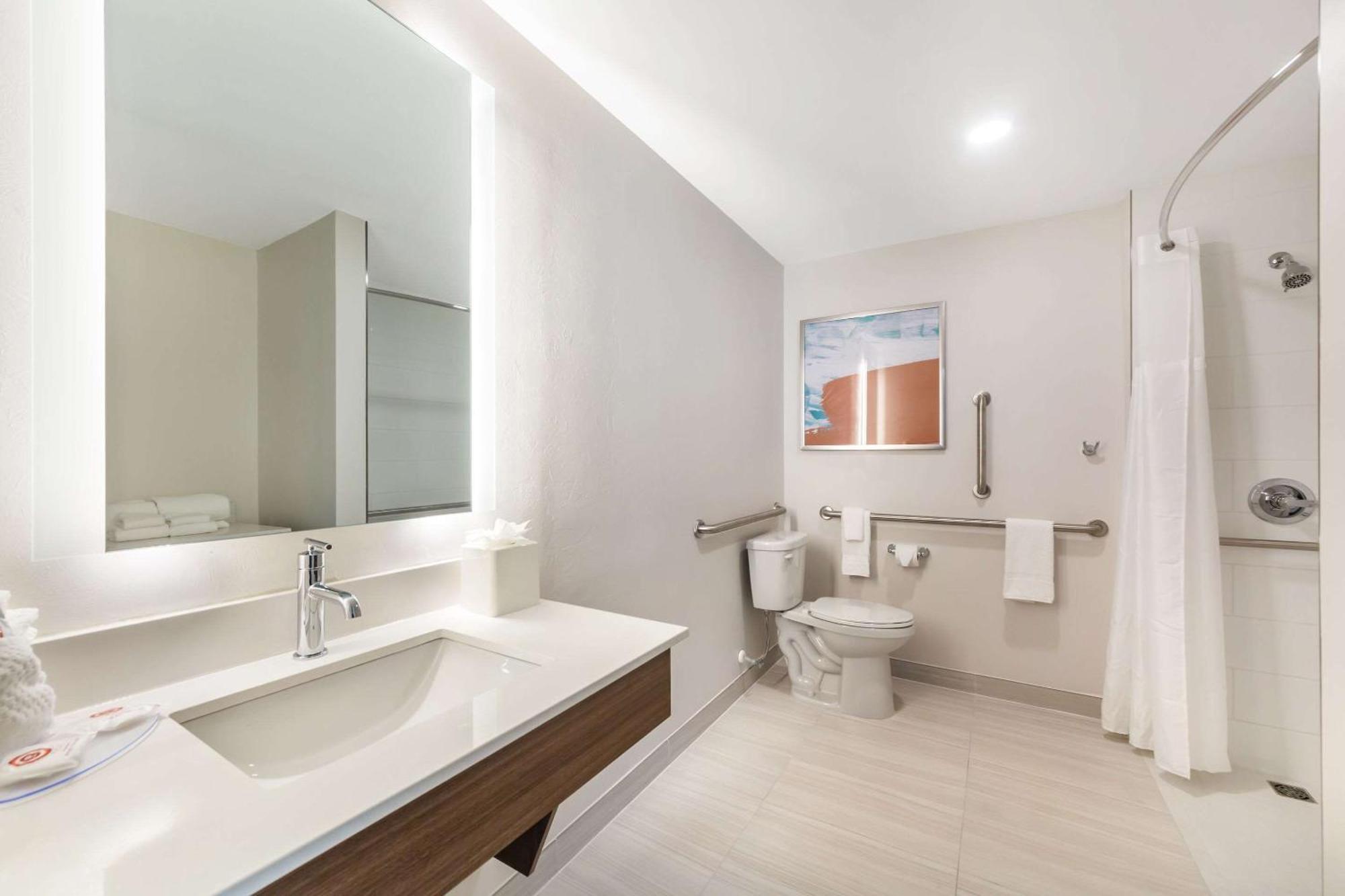 Comfort Suites Fort Myers East I-75 מראה חיצוני תמונה