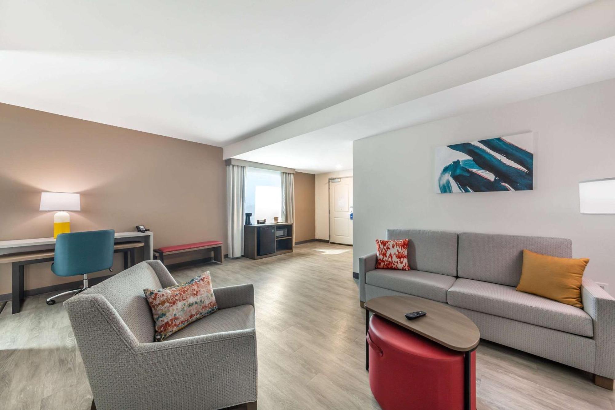 Comfort Suites Fort Myers East I-75 מראה חיצוני תמונה