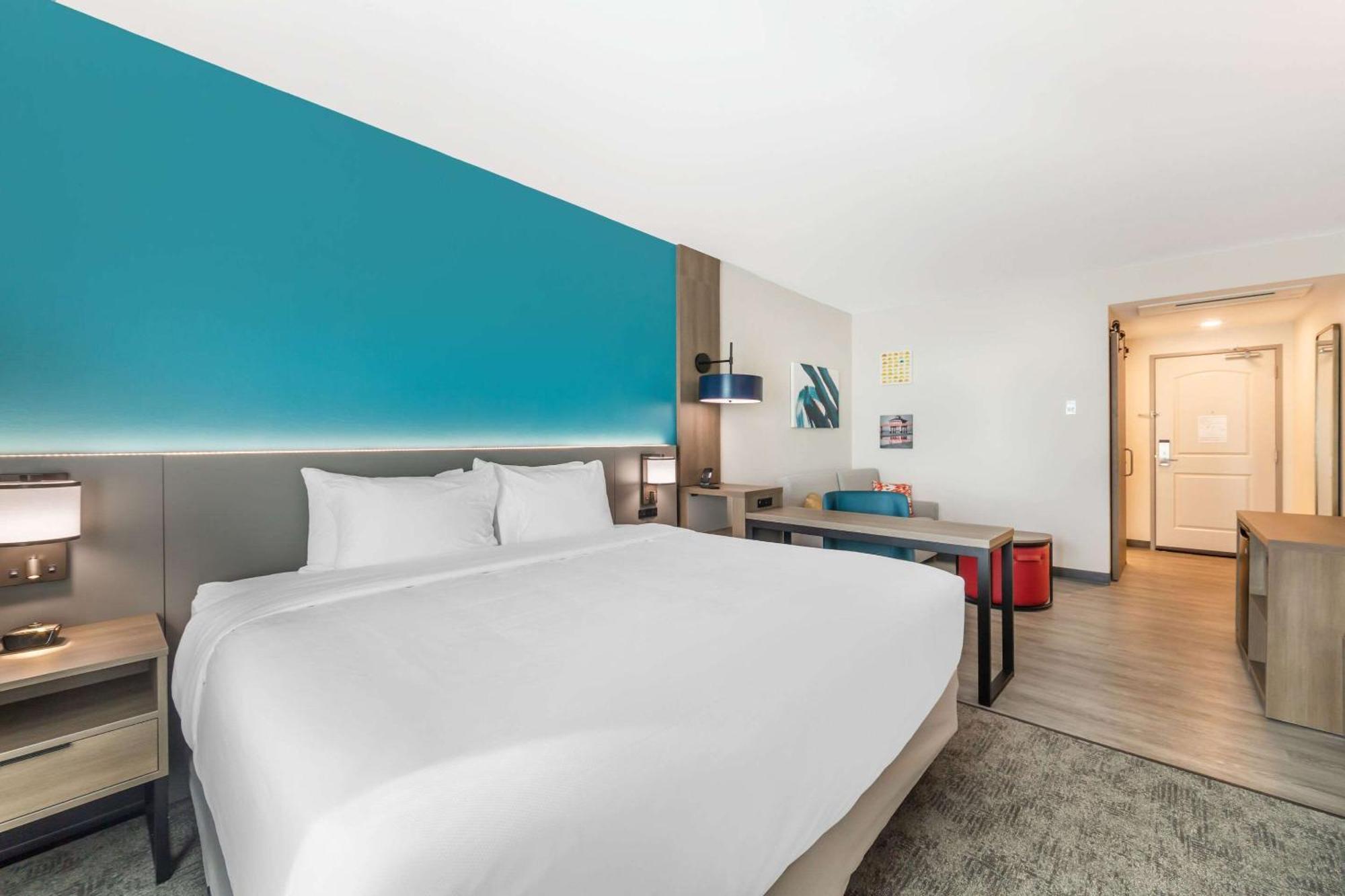 Comfort Suites Fort Myers East I-75 מראה חיצוני תמונה