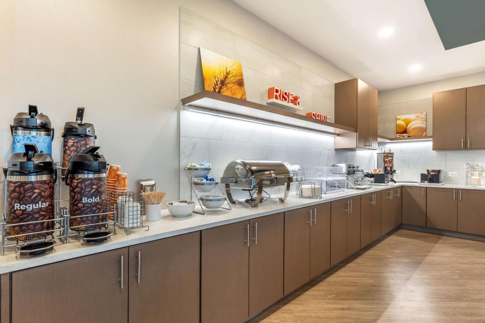 Comfort Suites Fort Myers East I-75 מראה חיצוני תמונה