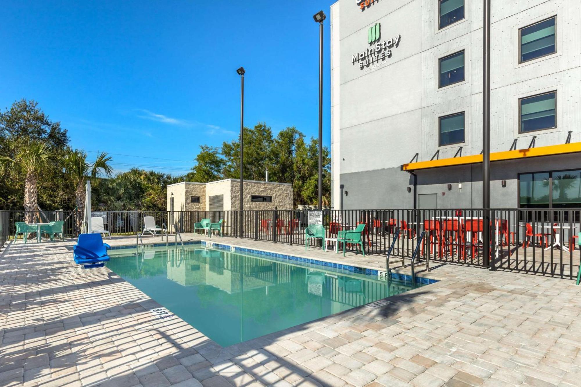 Comfort Suites Fort Myers East I-75 מראה חיצוני תמונה